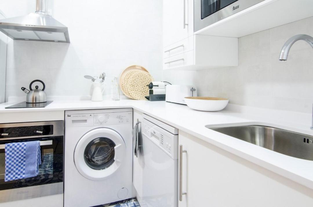Comfy And Centric- 2Bd 1Bth- Espoz Y Mina Apartment Мадрид Екстериор снимка